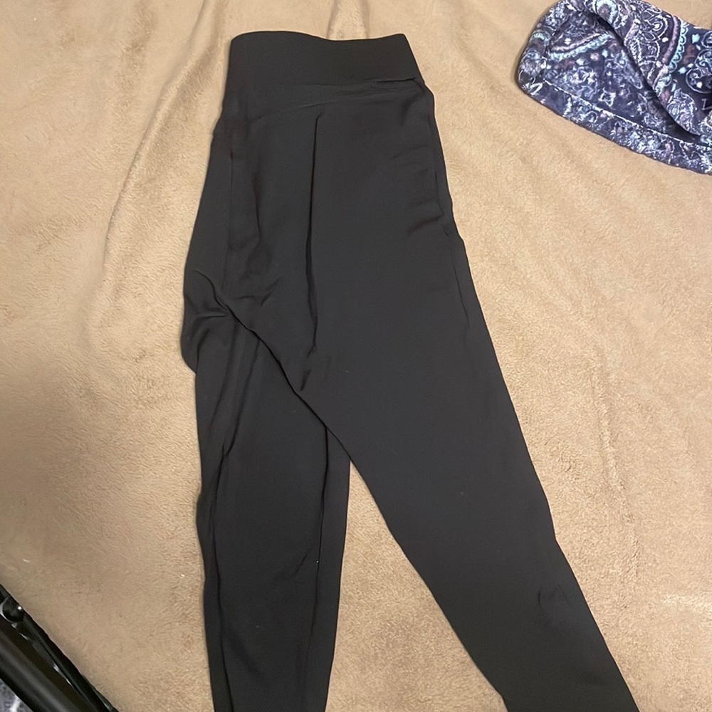 Loft pointe black leggings